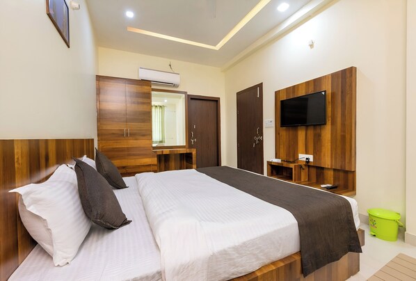 Super Deluxe Room | In-room safe, desk, soundproofing, free WiFi