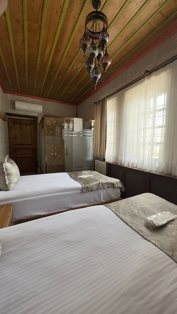 Økonomirom | Sengetøy av topp kvalitet, individuelt dekorert og individuelt innredet