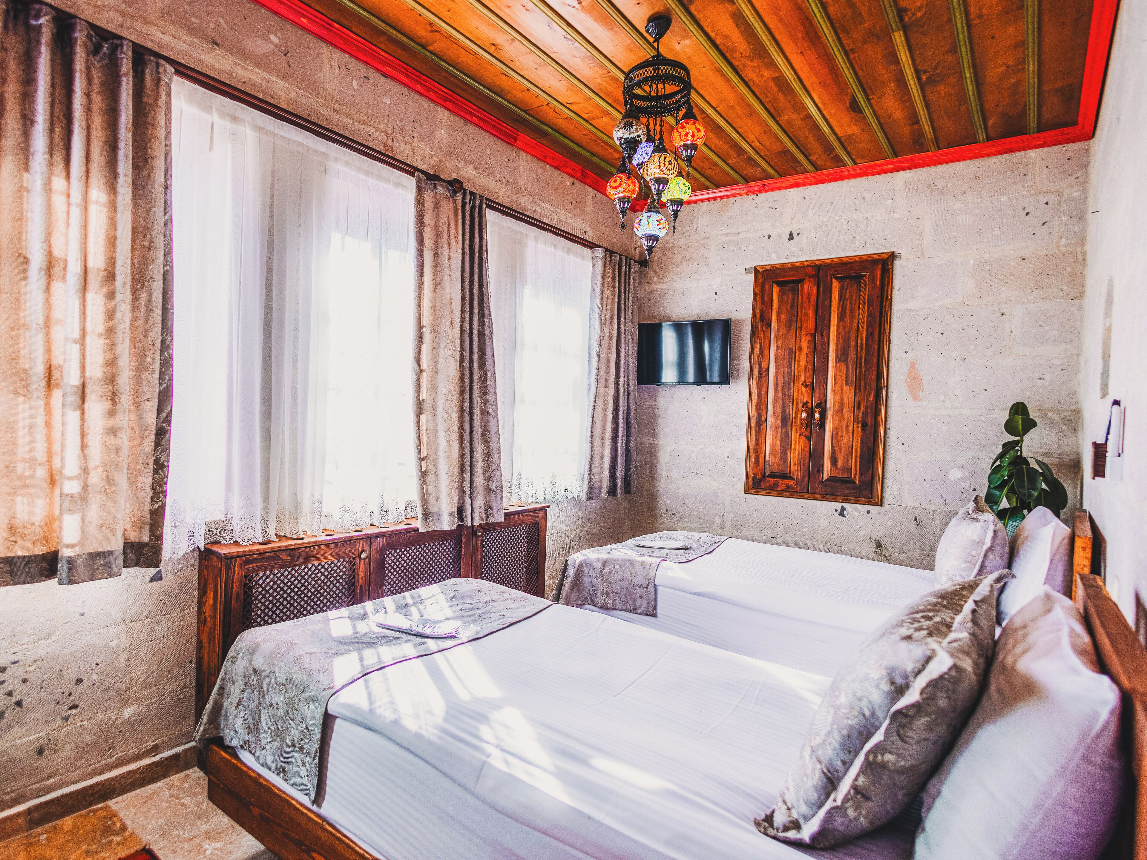 Hurrem Twin Deluxe Room | Bộ đồ giường cao cấp, trang trí khác biệt 