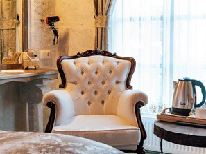 Hanzade Deluxe Stone Room | Vardagsrum | 42-tums LCD-tv med satellitkanaler och golvvärme