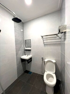 Douche, serviettes fournies