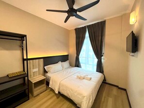 Kamar Double Deluks | Meja kerja, ruang kerja ramah laptop, Wi-Fi gratis, dan seprai linen
