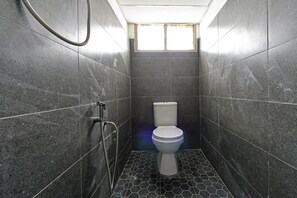 Standard Double Room | Desk, laptop workspace, free WiFi, bed sheets