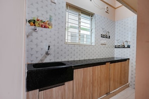 Shared kitchen - FabHotel Crystal Suites - Near Marathahalli Junction (Bengaluru)