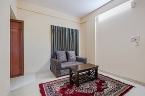 تلفزيون إل سي دي بحجم 28-بوصة يعرض قنوات تلفزيونية باشتراك مدفوع