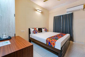 Deluxe Room, 1 Double Bed | Egyptian cotton sheets, premium bedding, in-room safe, free WiFi