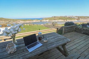 Cottage | Outdoor dining - Island View (Newquay)