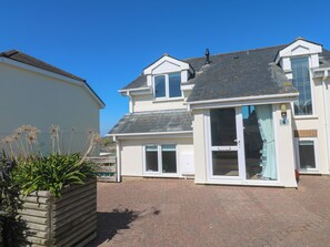 Cottage | Exterior - Island View (Newquay)