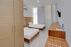 Habitación clásica con 2 camas individuales | Escritorio, espacio para trabajar con un portátil, wifi gratis