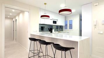 Fridge, microwave, oven, stovetop