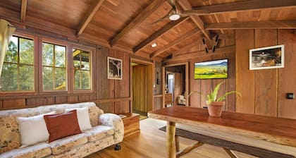 Romantic timber cabin on 75 acres with outdoor bath