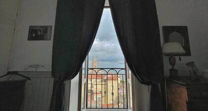 Super panoramic apartment with large terrace in medieval Gaeta.