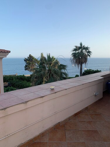 Super panoramic apartment with large terrace in medieval Gaeta.