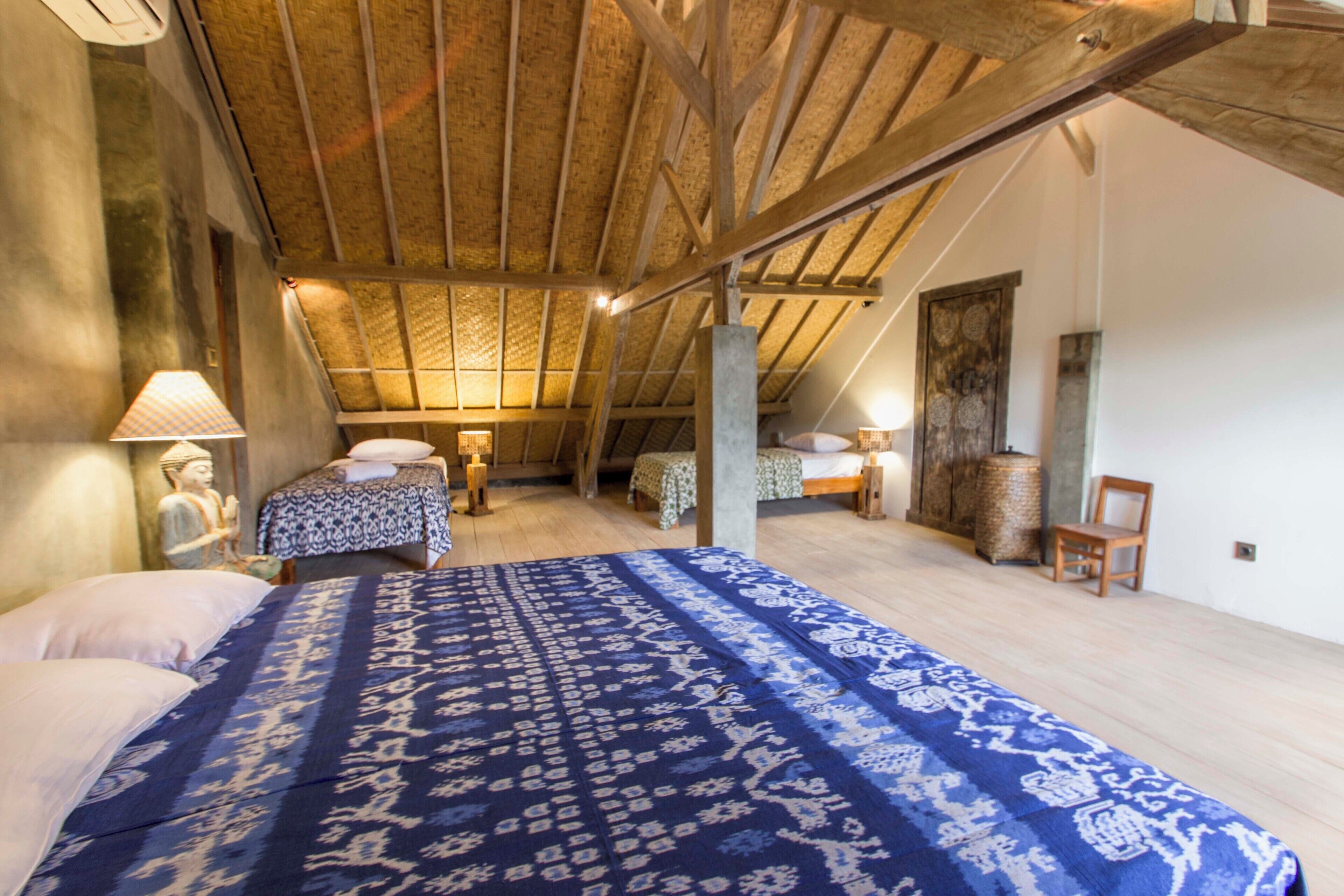 4 bedrooms, iron/ironing board, free WiFi, bed sheets