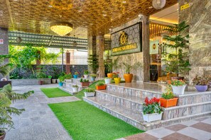 Front of property - Hotel The Montreal Near by Dal Lake (Srinagar)