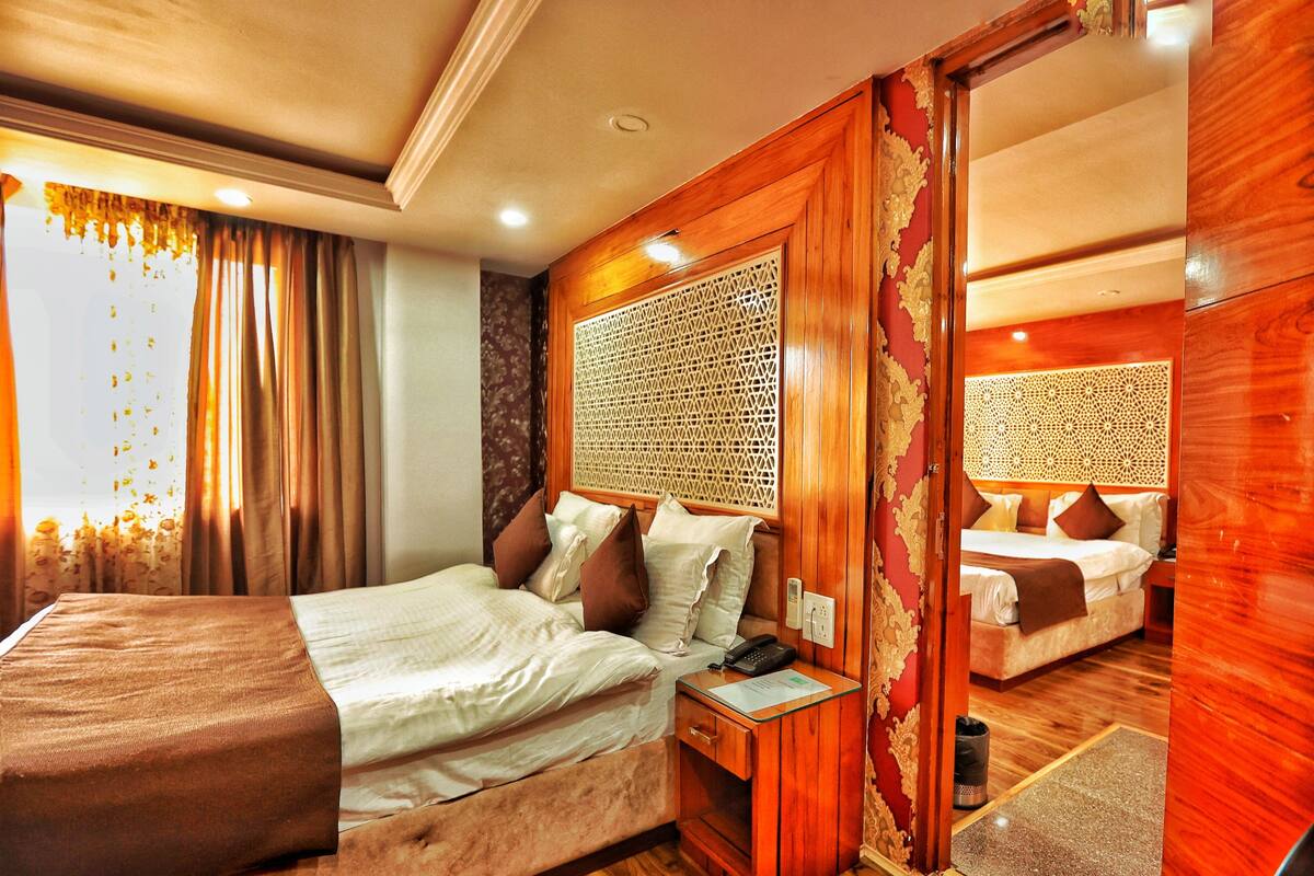 Family Room | Cadar kapas Mesir, peralatan tempat tidur premium, bar mini 