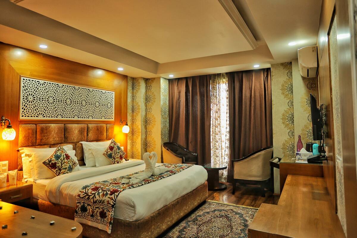 Premium Double Room | Cadar kapas Mesir, peralatan tempat tidur premium, bar mini 