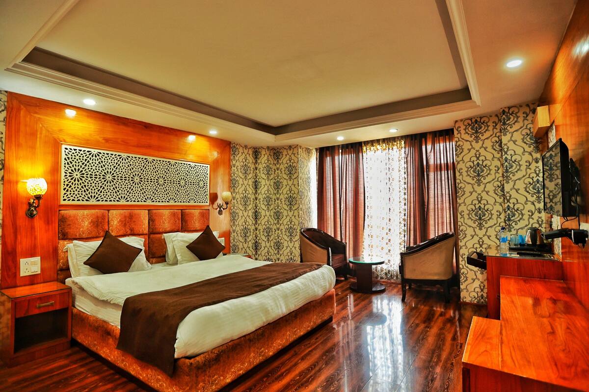 Deluxe Room | Cadar kapas Mesir, peralatan tempat tidur premium, bar mini 