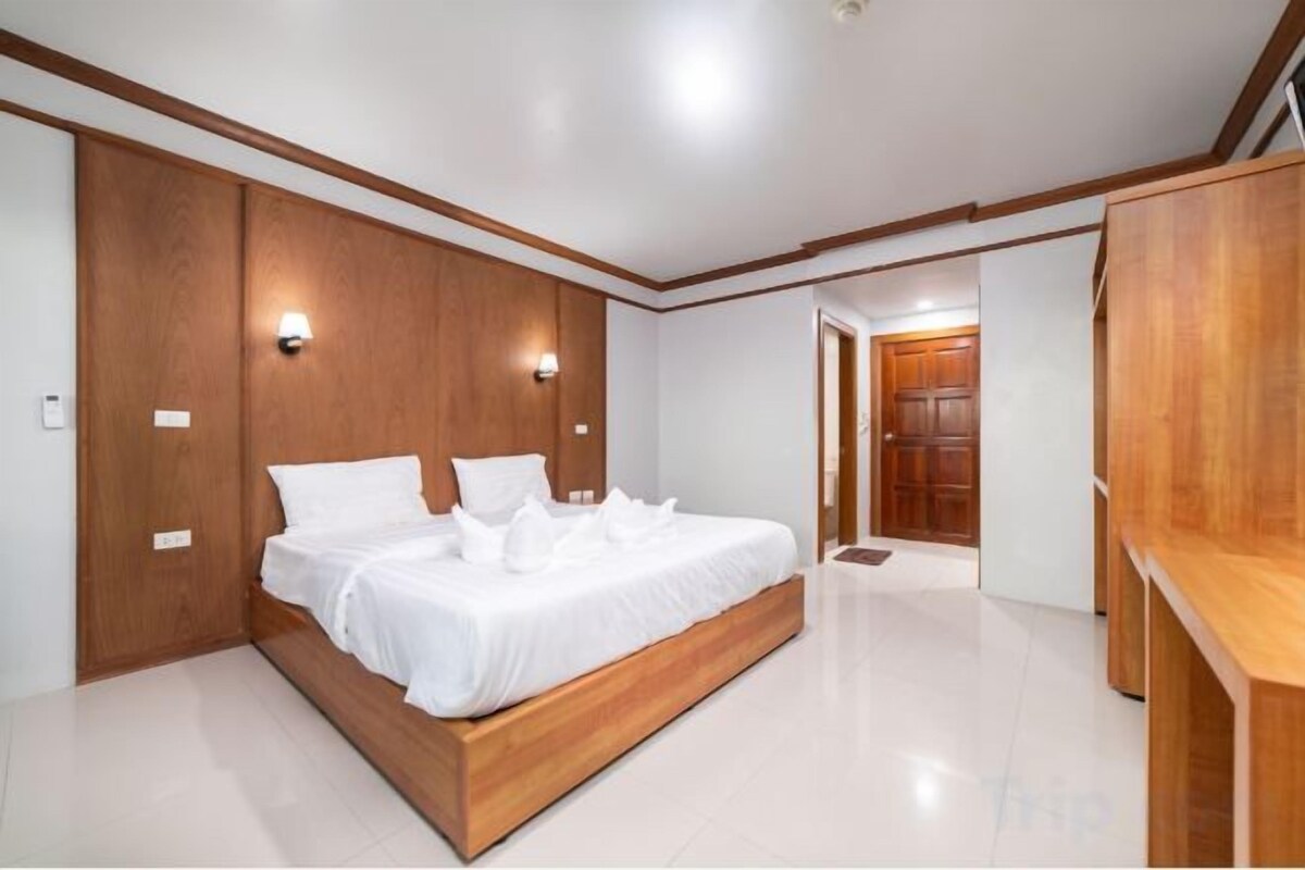 In-room safe, desk, laptop workspace, blackout curtains