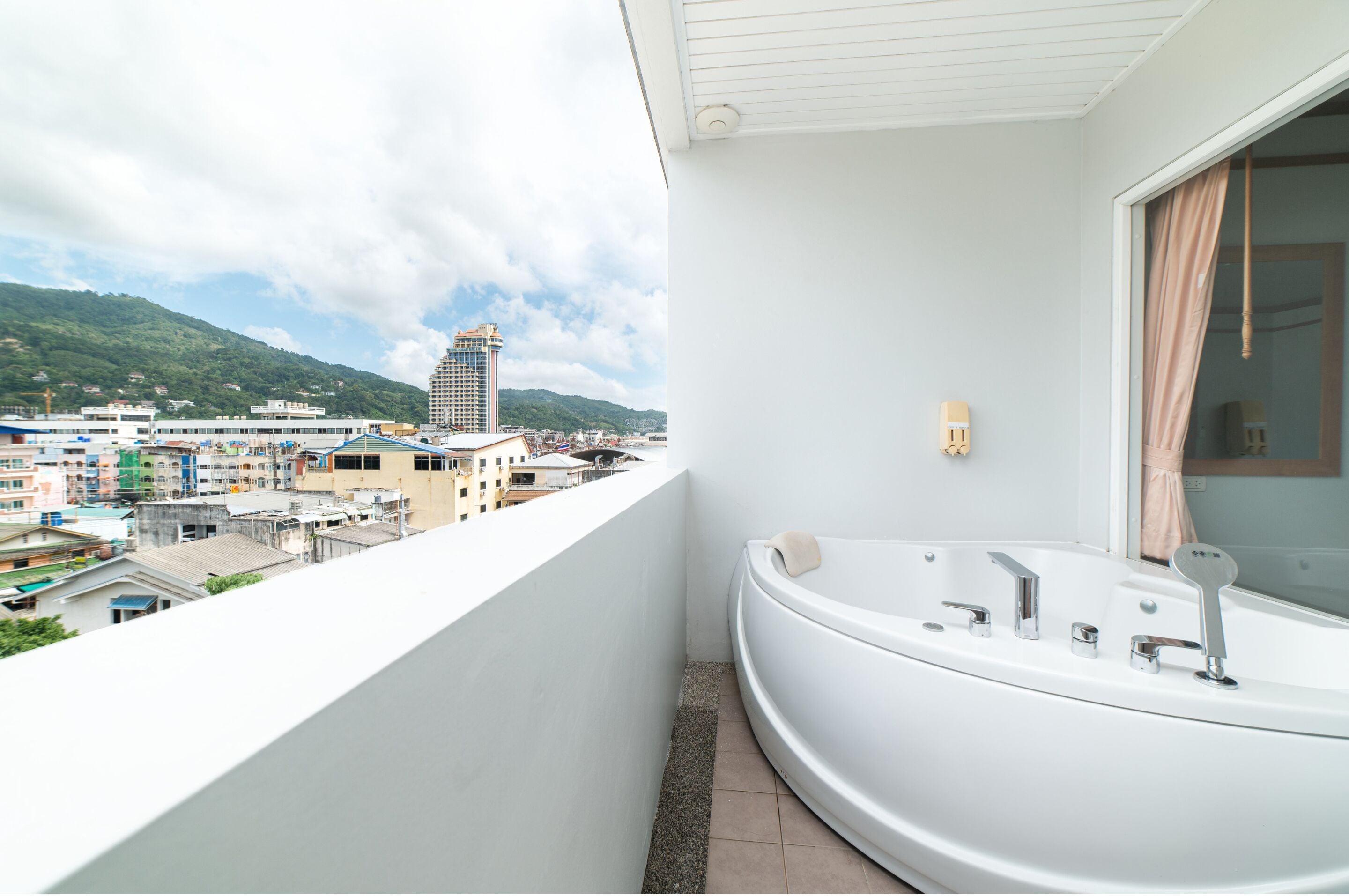 Kamar Double Comfort | Pemandangan kota