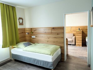 Iron/ironing board, free WiFi, bed sheets - Hotel Waldberg (Stolberg)