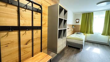 熨斗/熨板、免费 WiFi、床单