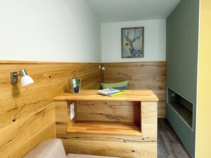 40-inch TV with satellite channels - Hotel Waldberg (Stolberg)