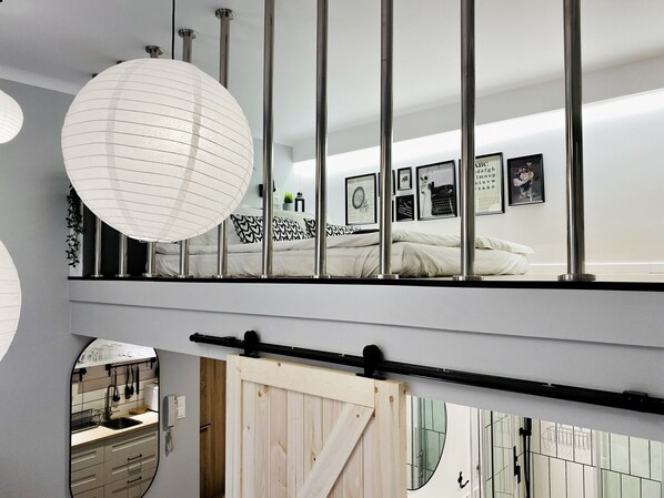 Silitysrauta/-lauta, ilmainen Wi-Fi, vuodevaatteet