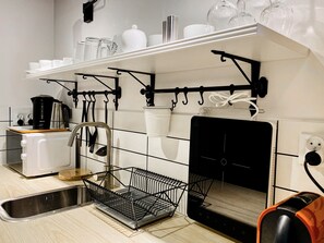 Fridge, microwave, coffee/tea maker, electric kettle - Sebastiana 22/7 (Kraków)