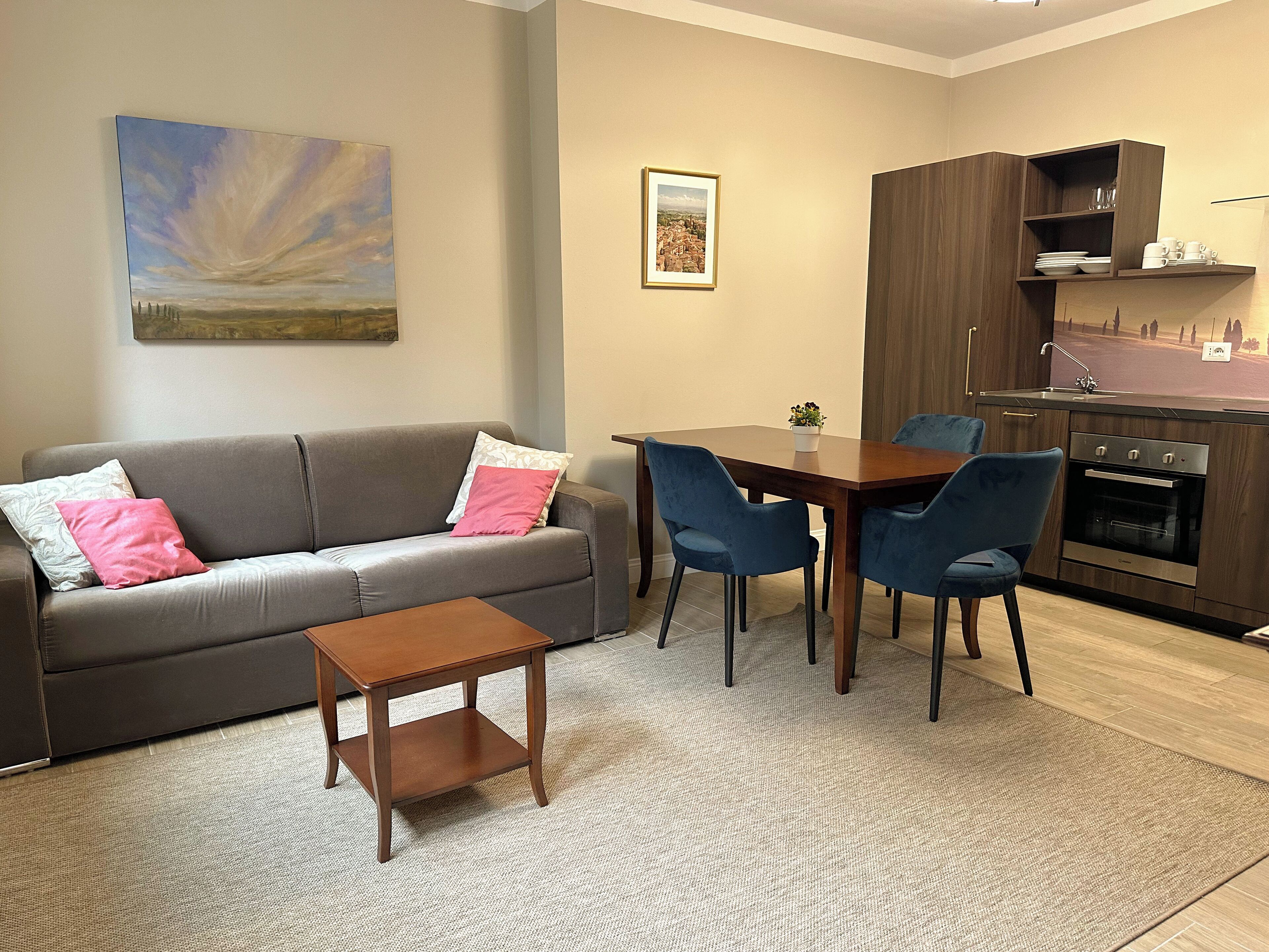 標準公寓客房 | 起居區 | 32-吋平面電視，提供有線頻道