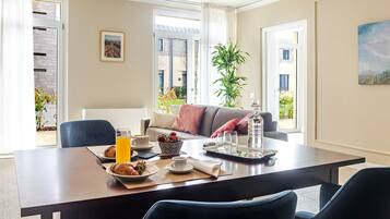 Tuscan Retreat Accessible | Premium bedding, free WiFi, bed sheets, wheelchair access
