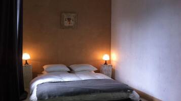 1 Schlafzimmer, BĂŒgeleisen/BĂŒgelbrett, kostenloses WLAN, BettwĂ€sche