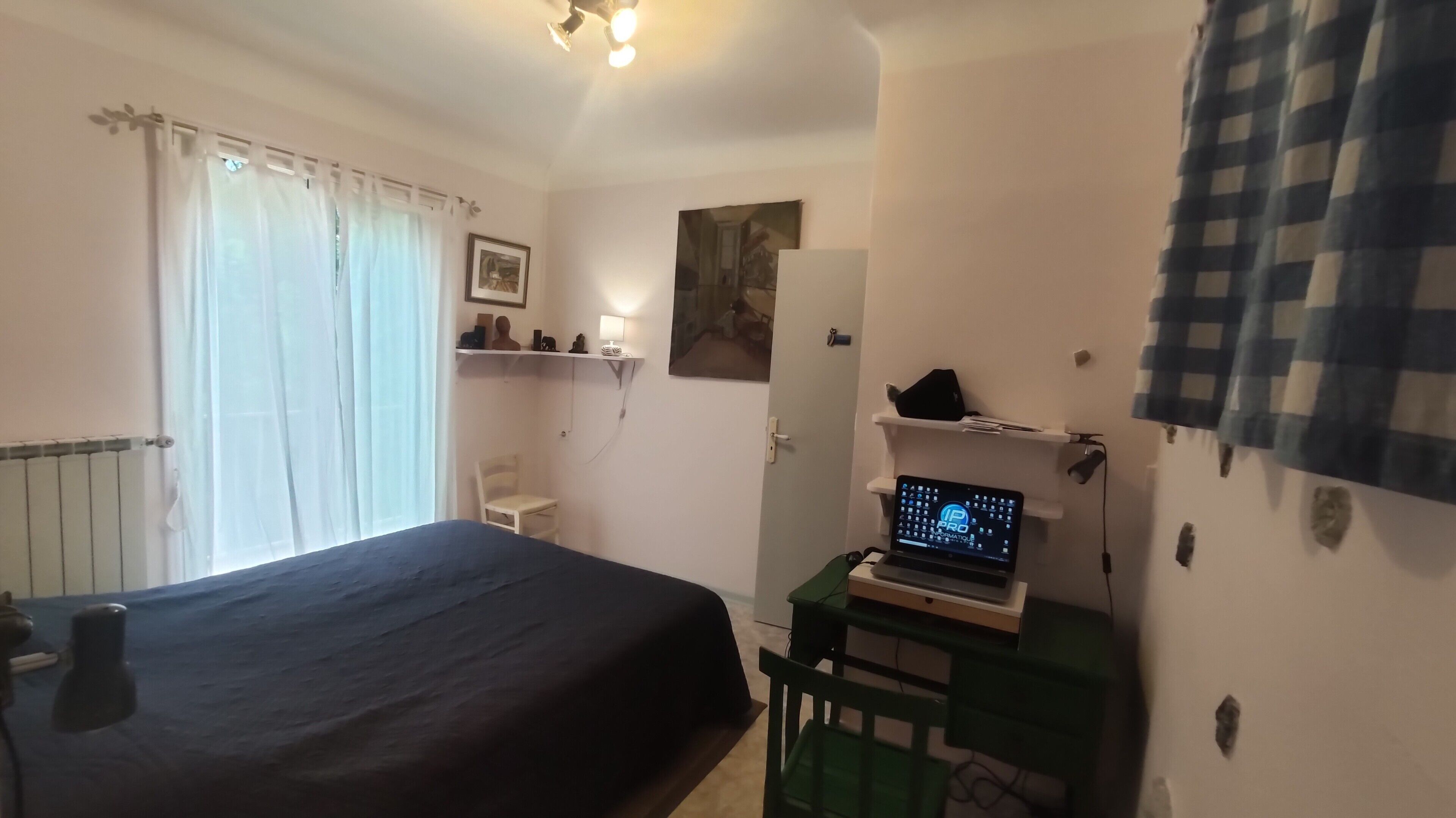 4 habitaciones, tabla de planchar con plancha y wifi gratis 