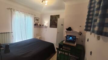 4 habitaciones, tabla de planchar con plancha y wifi gratis