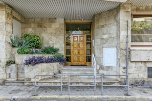 Exterior detail - Holiday Apartment "Carrer Del Mar" with Sea View, Private Terrace & Wi-Fi (Palamós)