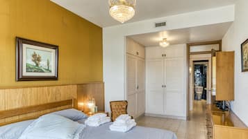 4 slaapkamers, een strijkplank/strijkijzer, gratis wifi, beddengoed