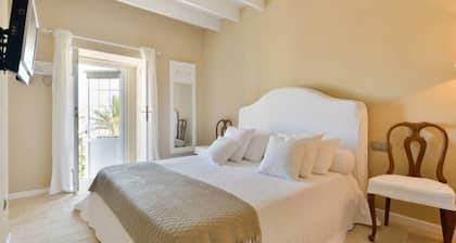 Apartment 'Dalt Vila' with Sea View, Wi-Fi and Air Conditioning