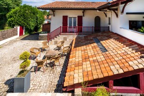 Exterior - Holiday Apartment "Escapade Au Pays Basque 2 À 4 Pers" with Balcony, Shared Garden & Wi-Fi (Urrugne)