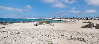 Vacation Home "Vistas Paraíso" with Sea View, Shared Pool & Wi-Fi