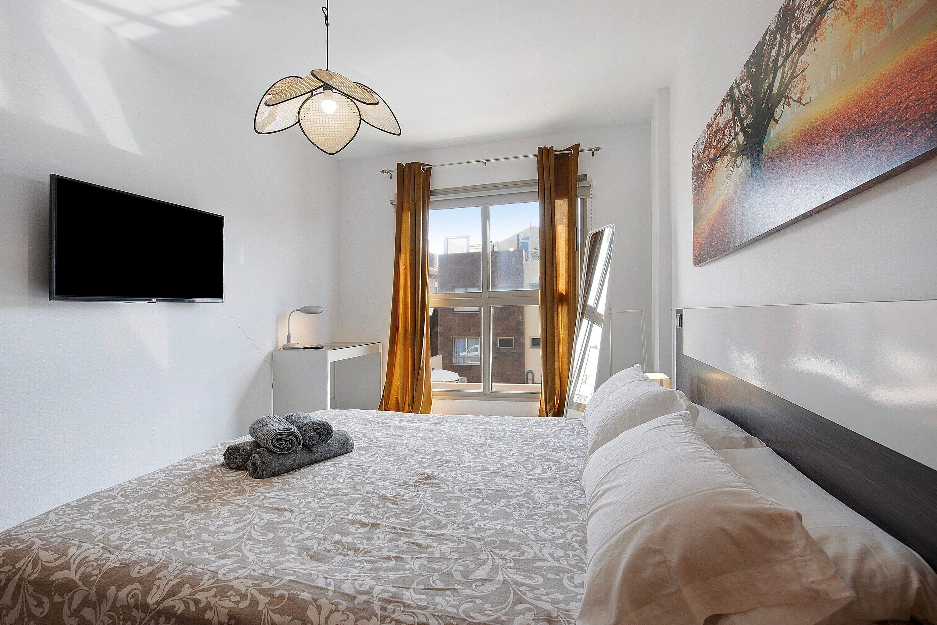 2 dormitorios, tabla de planchar con plancha, wifi gratis y ropa de cama