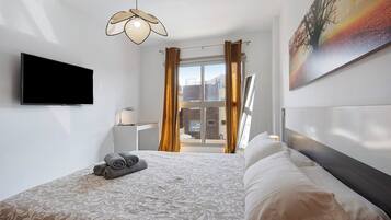 2 slaapkamers, een strijkplank/strijkijzer, gratis wifi, beddengoed