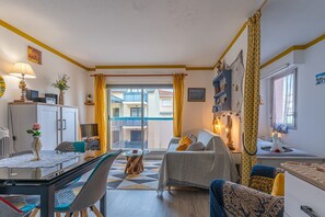 TV - Studio Apartment 'Cabine Centre Ville' with Wi-Fi (ARCACHON)