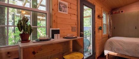 1 chambre, fer et planche à repasser, Wi-Fi, draps fournis