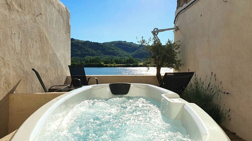 Maison Vue Rhône Jacuzzi
