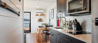 Luxe Houseboat with Epic 360 Views of Baltimore Harbor