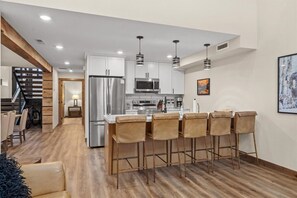 Fridge, microwave, oven, stovetop - Hauser House Unit 2 (Red Lodge)