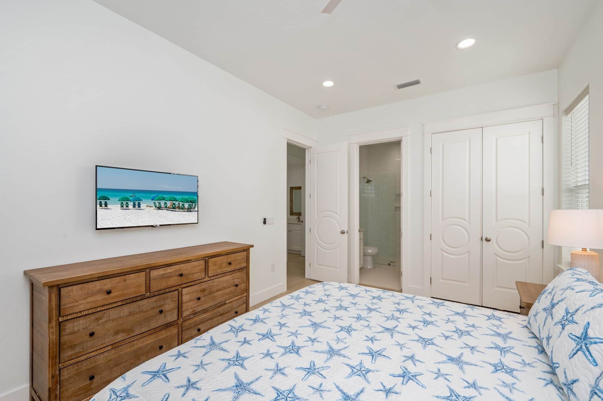 9 habitaciones, tabla de planchar con plancha, wifi y ropa de cama 