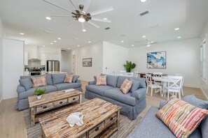 TV, tavolo da ping pong, impianto stereo