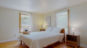 4 soverom, strykejern/-brett, wi-fi (inkludert) og sengetøy