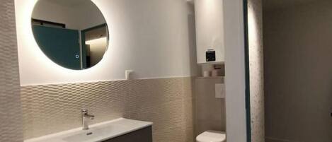 Towels, soap, toilet paper